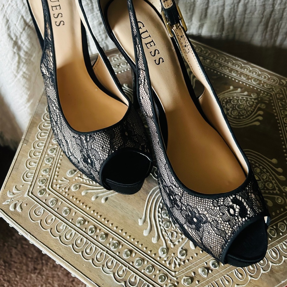 SEXY BLACK LACE PUMPS BY GUESS